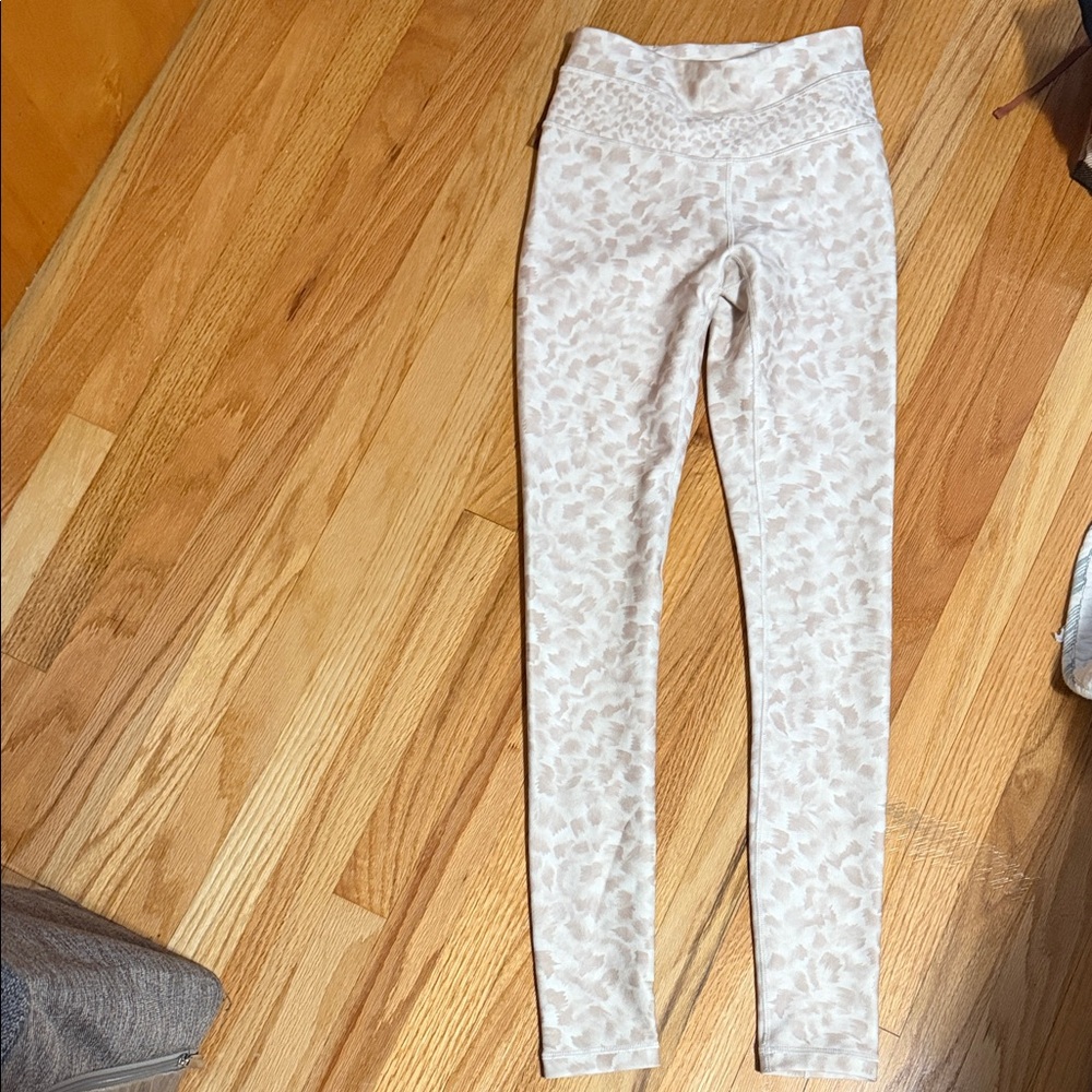 CALIA by Carrie Underwood Cream Patterned Leggings